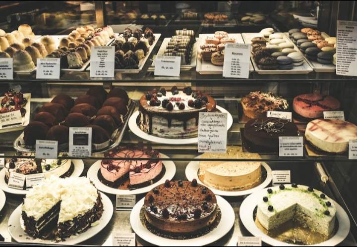 Peluang Usaha Cake and Bakery untuk Pemula, Bisnis yang Dicari Di Perkotaan (ilustrasi Toko cake and bakery, via Unsplash/Serra)