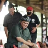 DUKUNGAN: Menteri BUMN, Erick Thohir saat menghadiri acara silaturahmi warga Jawa Barat, di Jalan Laswi Kota Bandung.EKO SETIONO/PASUNDAN EKSPRES