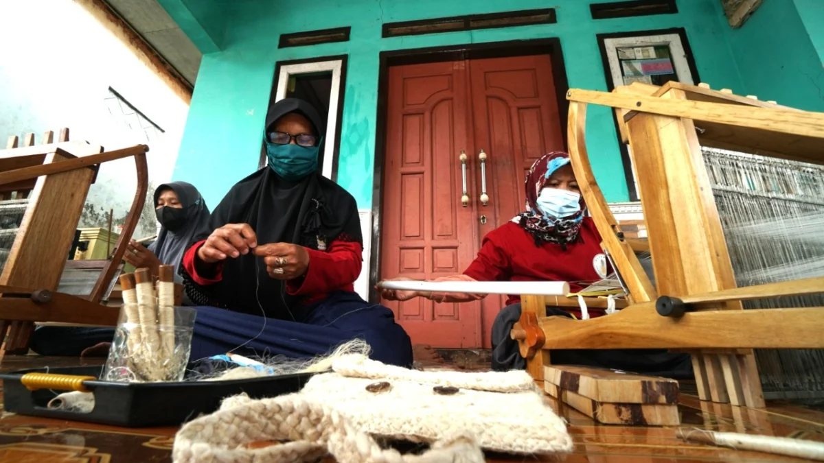 Tingkatkan Potensi Olahan Serat Daun Nanas, Pertamina EP Subang Field Kembangkan Produk Green Textile