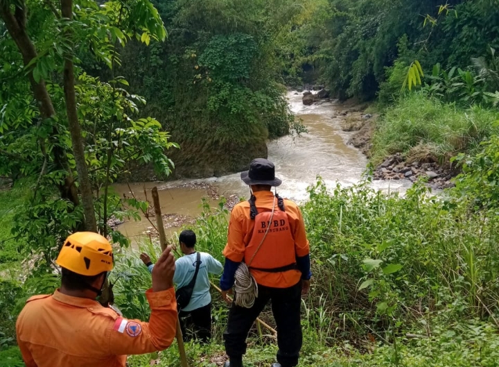 Karyawan Pabrik Daenong Jatuh ke Sungai, BPBD dan Lintas Sektor Masih Lakukan Pencarian