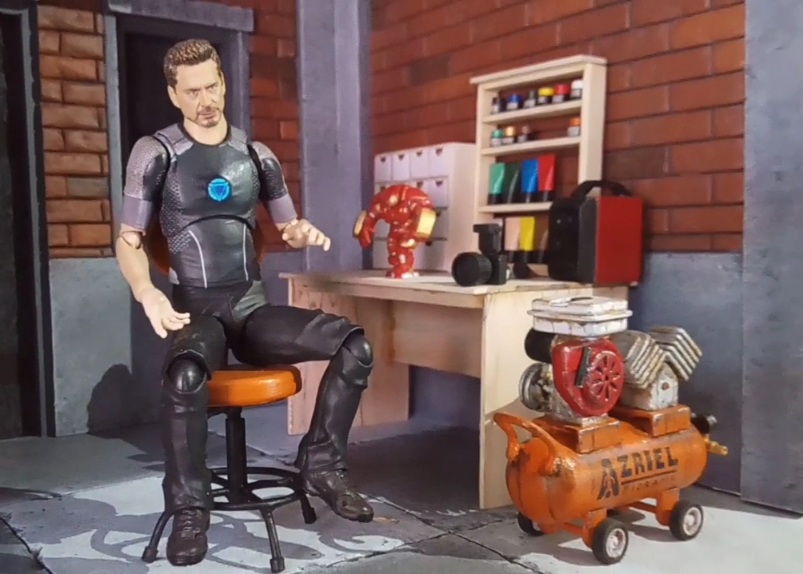 DIORAMA: Diorama action figure superhero buatan Pian Boyank yang mampu menembus pasar Amerika.ADAM SUMARTO/PASUNDAN EKSPRES