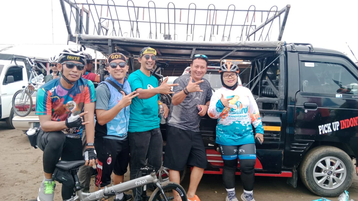 Neng Supartini Kampanye Hidup Sehat Bareng Komunitas Sepeda Lipat Subang