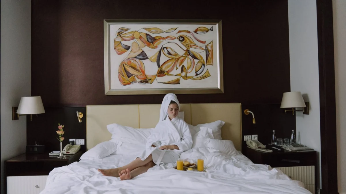 Rekomendasi 8 Hotel Murah di Subang, Lengkap Tempat Wisata, Cek Di Sini! (Ilustrasi di hotel, via Pexels)