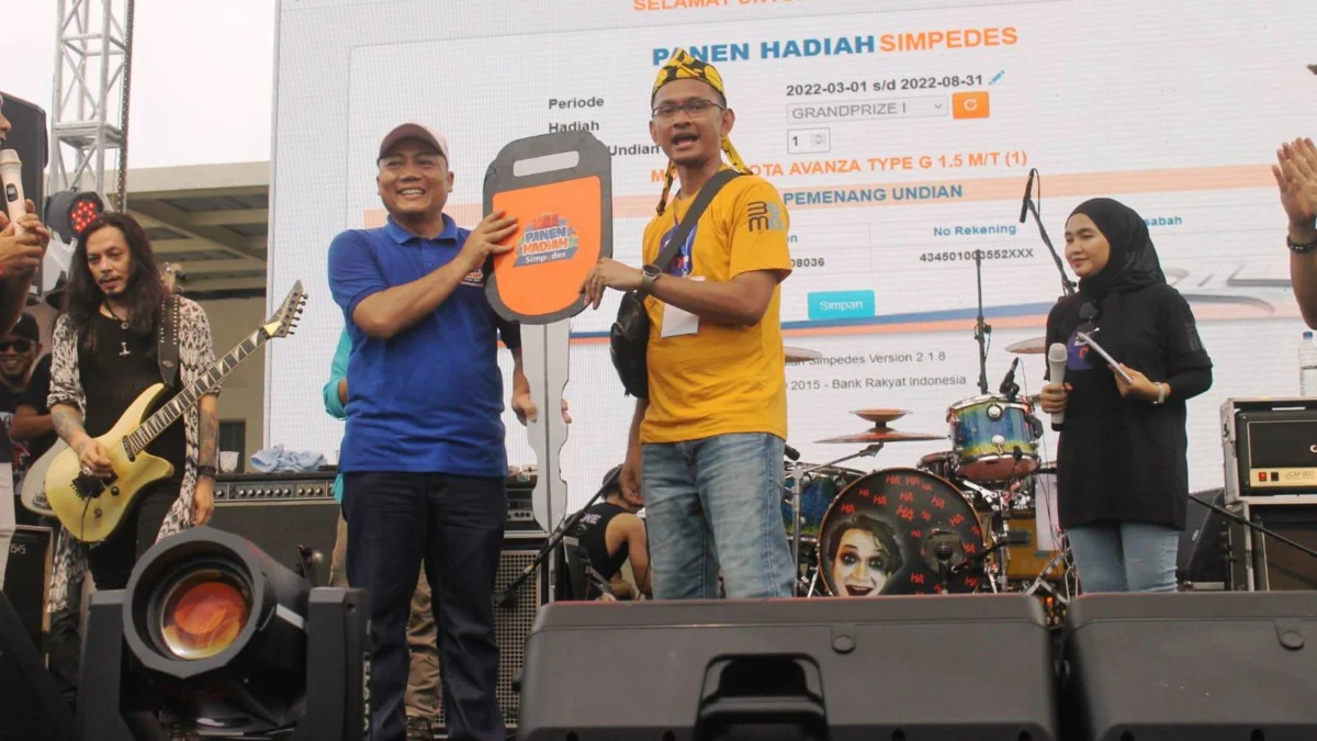 BRI Pamanukan Sukses Gelar Pesta Rakyat Simpedes, Beri Hadiah Mobil untuk Nasabah Hingga Hadirkan Band Rif
