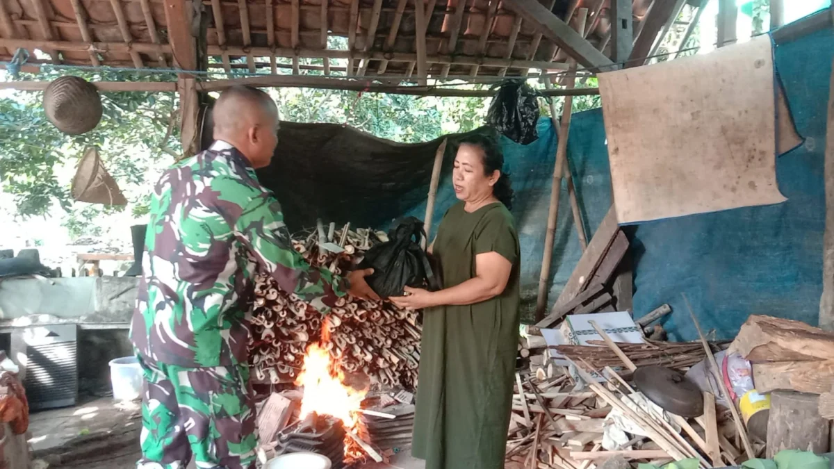 TNI AD Turun Gunung Tangani Stunting, Babinsa di Purwakarta Masuk Dapur