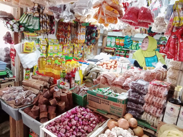 Pedagang di Pasar Panorama Berharap Tak Ada Kenaikan Harga Sembako Jelang Nataru 2023