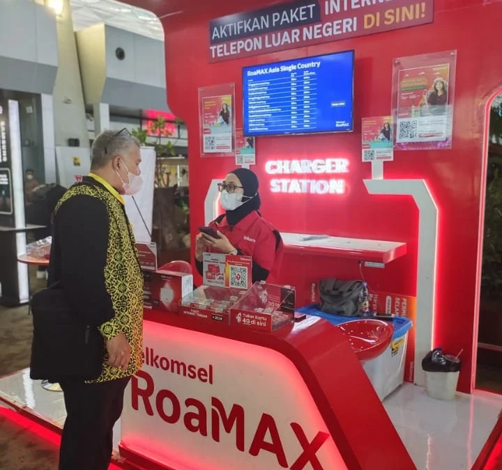 Bekali Ibadah dan Liburan ke Luar Negeri Jadi Makin Nyaman dengan Paket RoaMAX Telkomsel