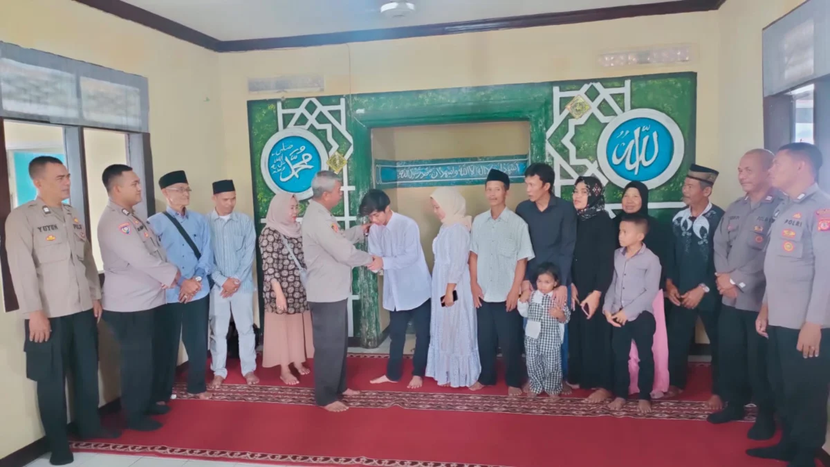 Tahanan Asal Banten Menikah di Mapolsek Patokbeusi Subang