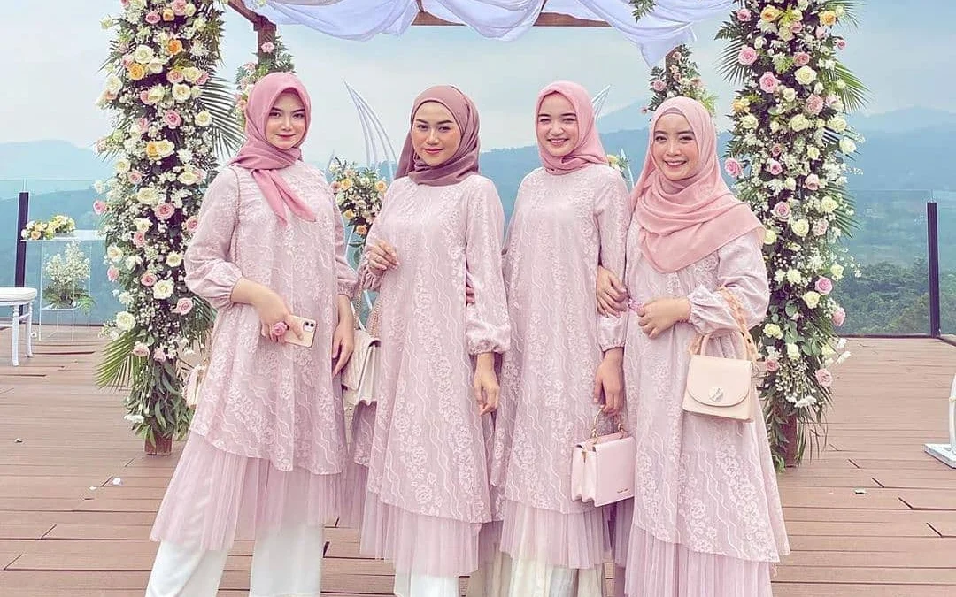Rekomendasi OOTD Bridesmaid Hijab 2023, Bikin Tampil Cantik Paripurna