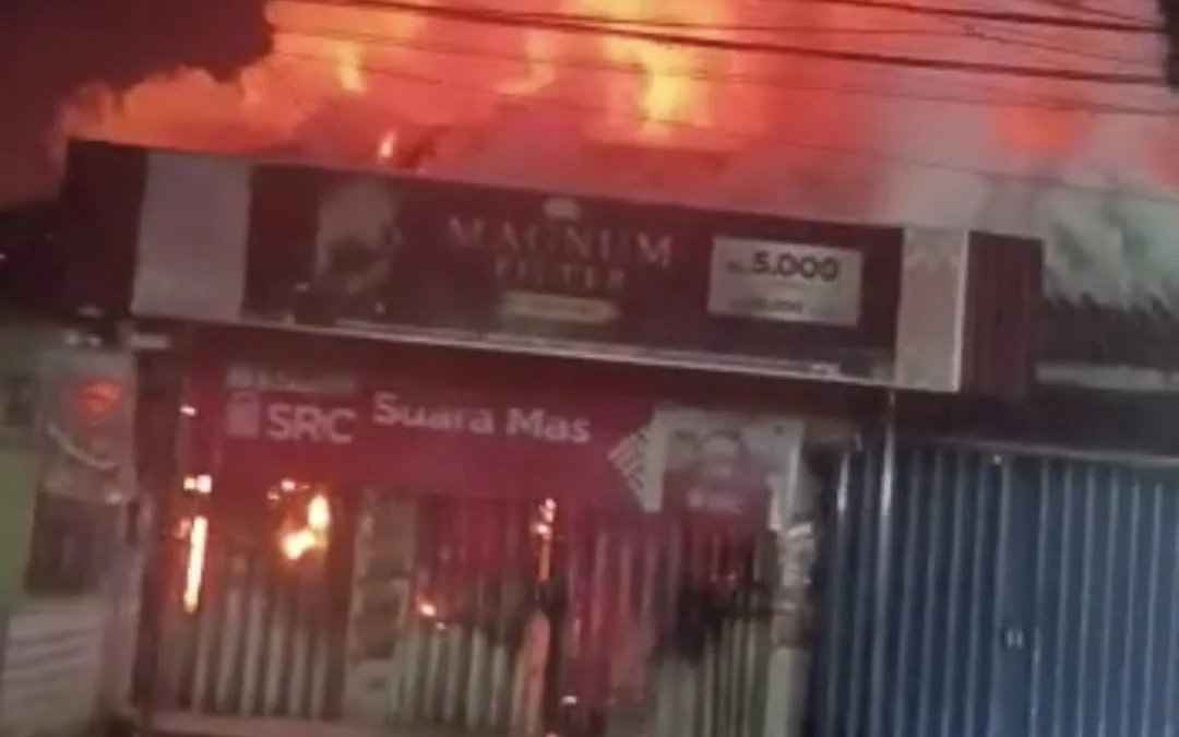 Api Hanguskan Tiga Kios dan Rumah di Plered, Taksiran Kerugian Sekitar Rp 350 Juta