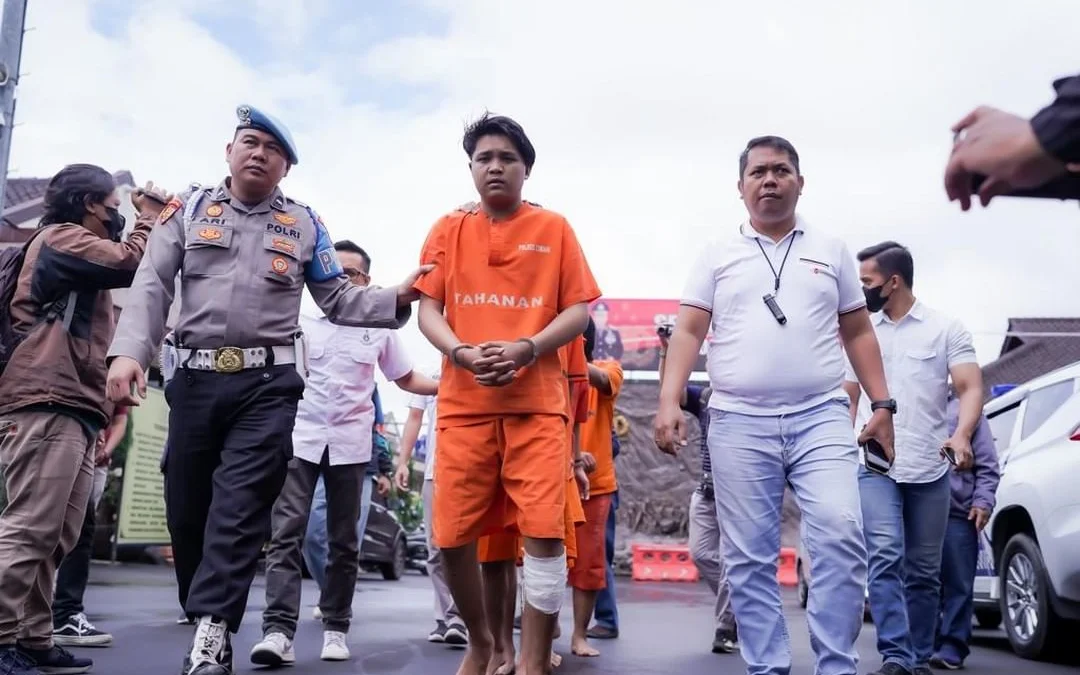 Polres Cimahi berhasil meringkus lima anggota geng motor pelaku penganiayaan yang mengakibatkan hilangnya nyawa seseorang di Kota Cimahi.