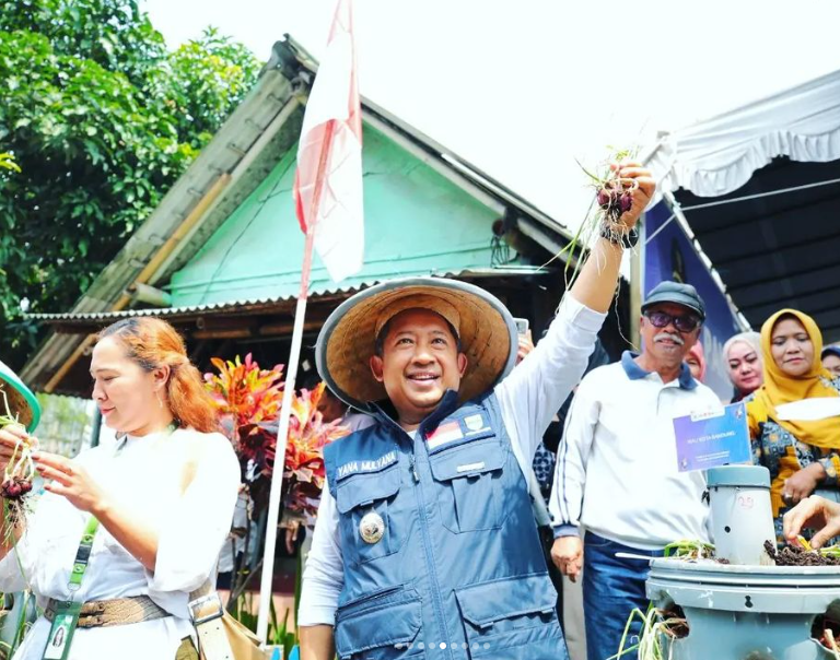 Profil dan Kekayaan Yana Mulyana, Walikota Bandung yang di OTT KPK Capai Rp8,5M!