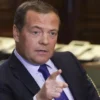 Dmitry Medvedev ejek Joe Biden