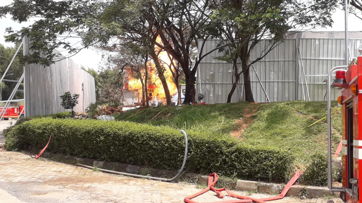 Sudah Tiga Hari Semburan Api di Rest Area KM 86B Tol Cipali Belum Padam