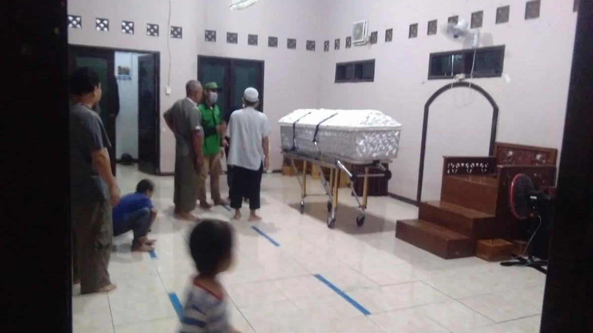 Korban Tenggelam di Pantai Parangtritis Asal Subang Tiba di Rumah Duka, Jenazah Sudah Dimakamkan 