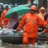 Banjir Bekasi Mulai Surut BPBD Jabar Terus Pantau Kebutuhan Dasar Warga Terdampaka