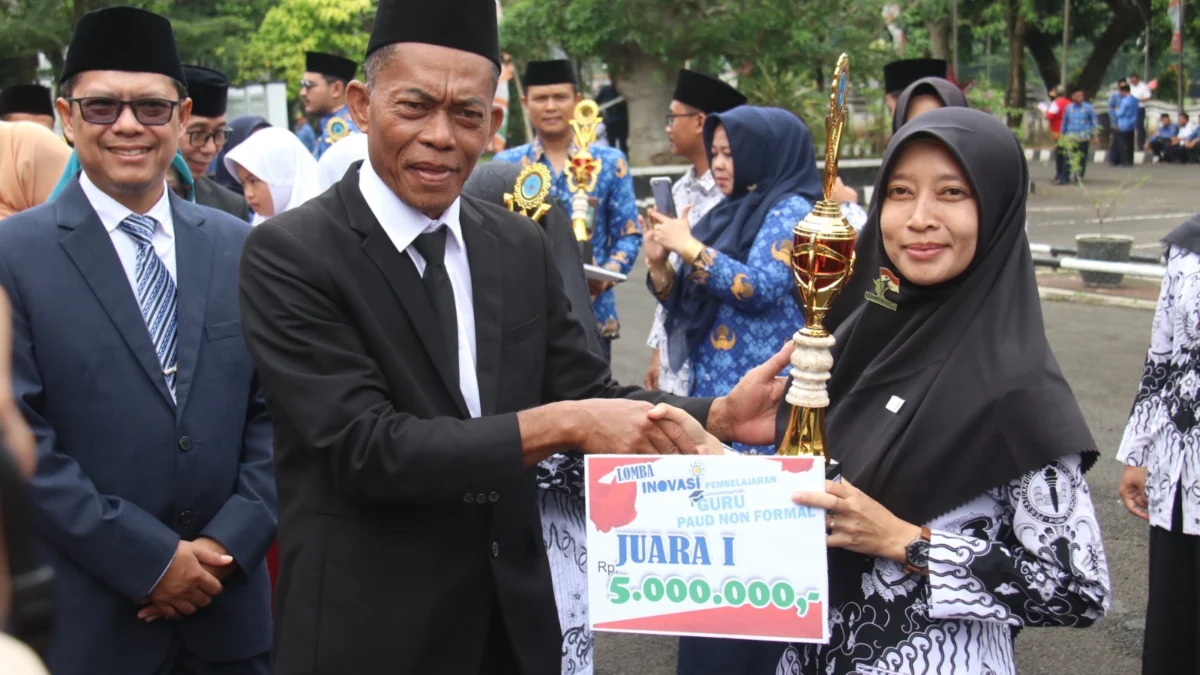 Wujudkan Kabupaten Literasi, ASN di Subang Wajib Wakaf Buku