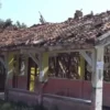 Video Momen Ambruknya Bangunan Sekolah di SDN 1 Jayakerta Karawang Viral di Media Sosial