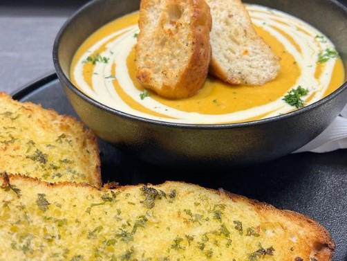 Ga Perlu Mahal-Mahal Beli, Kamu Bisa membuat Garlic Bread Menggunakan Roti Tawar Ini Resepnya