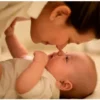 Obat demam bayi (ilustrasi Ibu dan Bayi, via Unsplash-Ana Tablas)