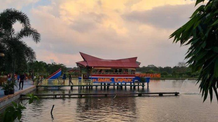Saung Empang, Rumah Makan subang Dengan View Pinggir Danau Akan Menambah Sensasi Indah Saat Kamu Makan