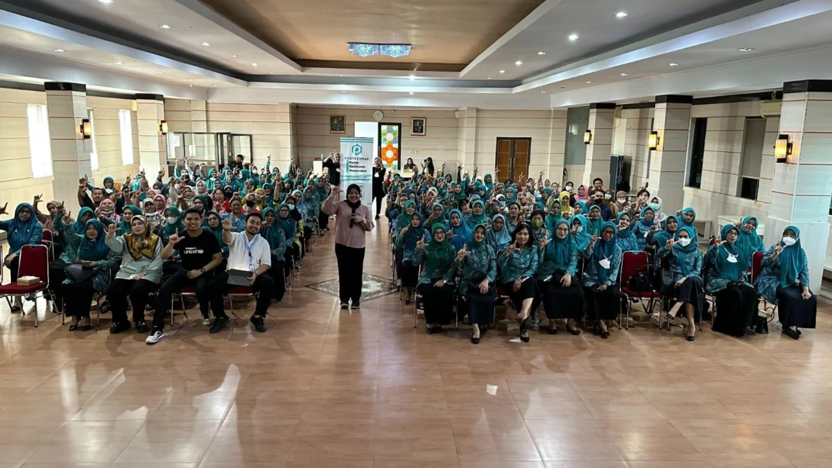 Tenaga Promosi Kesehatan dan Kader Kesehatan se-Kota Makassar bersama Portkesmas dan Dinas Kesehatan serta Tim Penggerak Pemberdayaan dan Kesejahteraan Keluarga Kota Makassar.