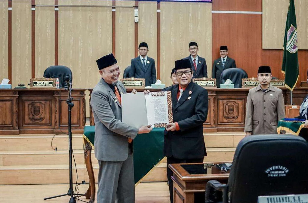 Mamat Rahmat Dilantik Sebagai PAW Anggota DPRD, Bupati Ciamis : Semoga Hadirnya Lebih Mewarnai Legislatif