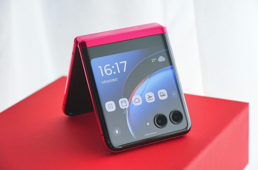 Motorola Razr 40 Ultra: Smartphone Canggih dengan Kamera Utama 108MP