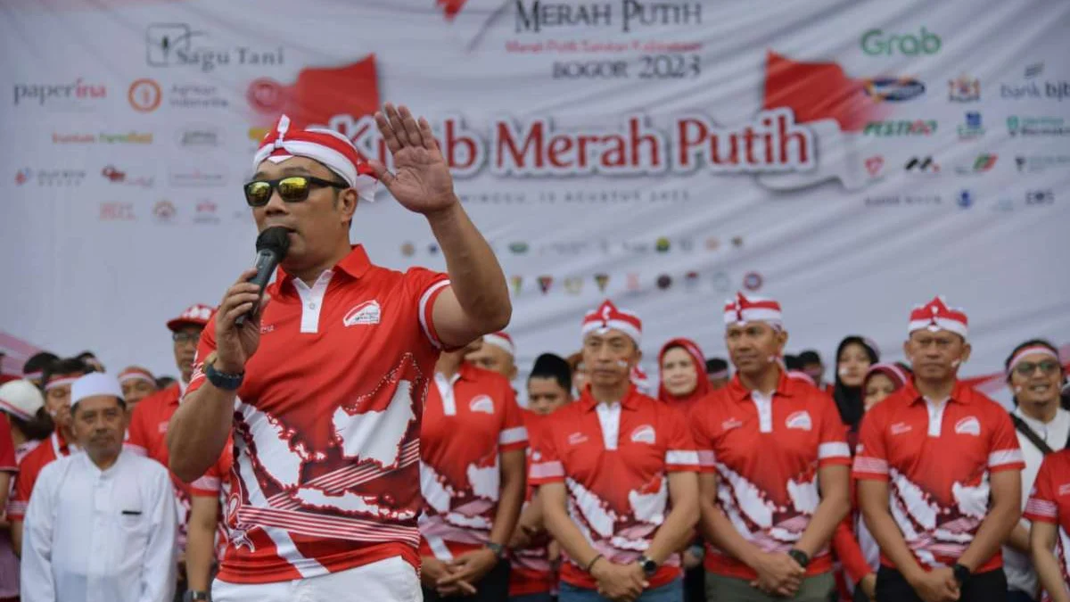 5 TAHUN JABAR JUARA Festival Merah Putih, Ridwan Kamil Gabung Mengarak Bendera