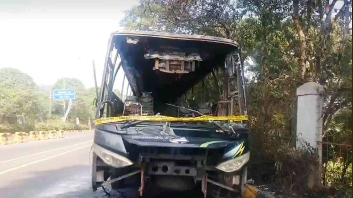 Bus Terbakar