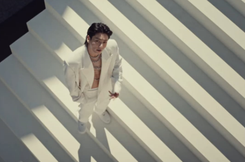Lirik Lagu 국 (Jung Kook) '3D (feat. Jack Harlow)' Official MV (Youtube_HYBE LABELS)