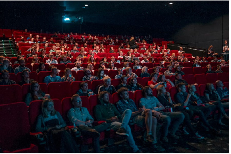 Jadwal Film Bioskop Hari Ini, September 2023, via Unsplash-Krists Luhaers