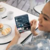 Penyanyi Yura Yunita Kepincut Kemampuan Multitasking Galaxy Z Fold5