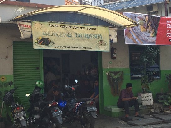 Rujak Cingur Genteng Durasim: Destinasi Kuliner Terkenal di Surabaya yang Memukau Selera di Akhir Tahun