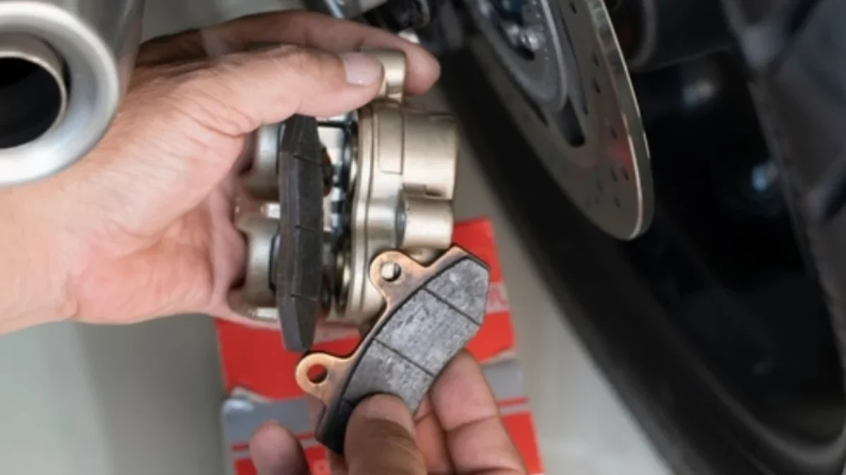 Cara Mengganti Kampas Rem Motor Matic