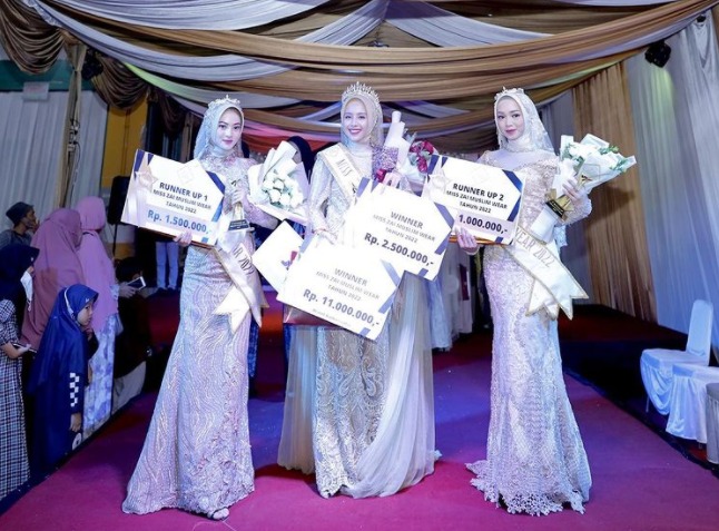 MISS: Pemilihan Miss Zai Muslim Wear 2022 yang dilaksanakan di Yogya Purwakarta, belum lama ini. Acara tersebut dimeriahkan oleh Citra Kirana sebagai brand ambasador dari Zai Muslim Wear. IST