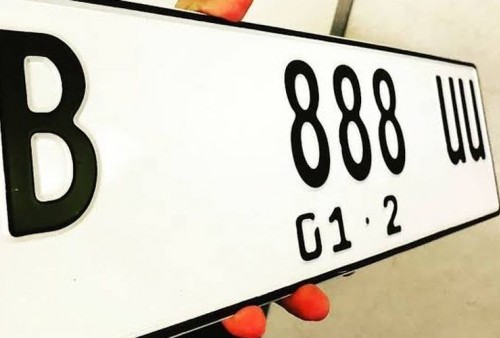 Aturan Warna Plat Nomor Kendaraan Berubah Warna! 2022 Hitam Jadi Putih Semua (polantasindonesia on instagram)