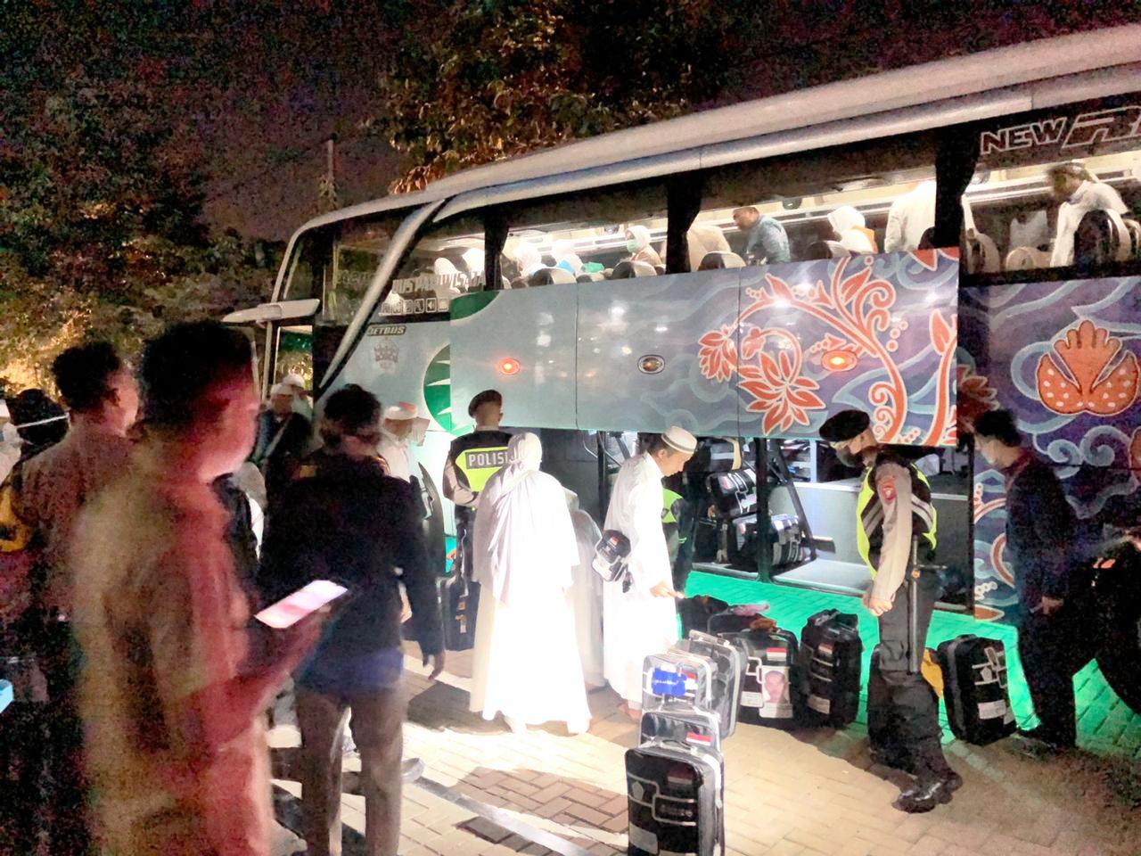 Bupati Purwakarta Kerahkan Ratusan Mobil Dinas untuk Jemput Jemaah Haji