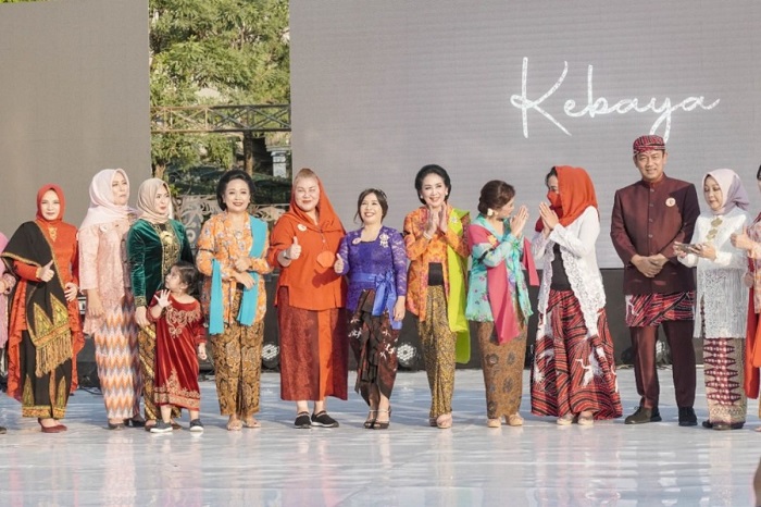 Festival Kebaya Goes to Unesco, Bakal Meriahkan HUT RI di Lembang (ilustrasi festival kebaya, jpnn)